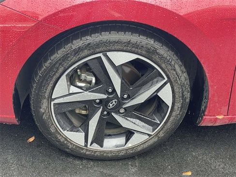 Used 2021 Hyundai Elantra Limited w/ Cargo Package image 4