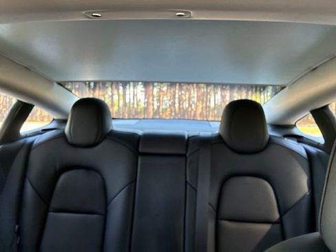 Used 2022 Tesla Model 3 Long Range AWD/4WD image 28
