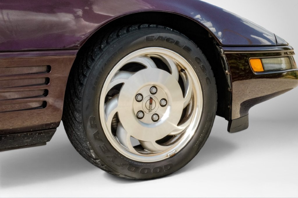 Used 1993 Chevrolet Corvette Coupe RWD image 46