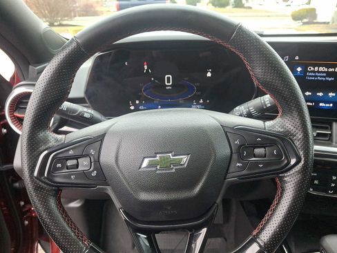 Used 2024 Chevrolet Trax RS w/ Sunroof Package image 20