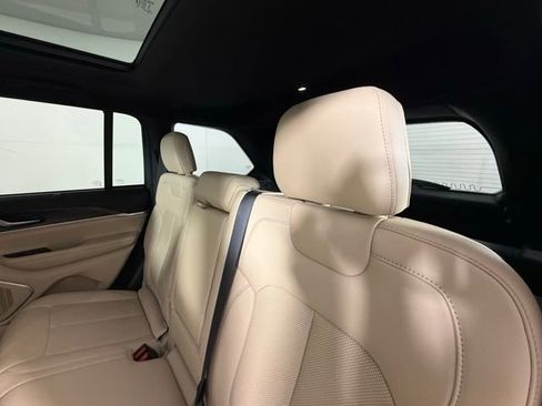 Used 2023 Jeep Grand Cherokee 4WD 4xe w/ Luxury Tech Group II image 28
