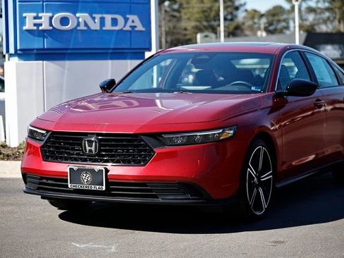 Used 2024 Honda Accord Sport image 2