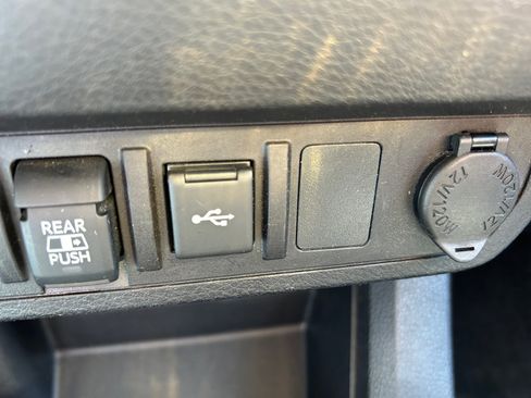 Used 2022 Toyota Tacoma SR5 RWD image 18
