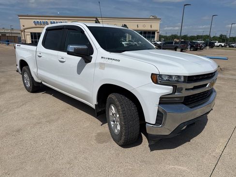 Used 2020 Chevrolet Silverado 1500 LT w/ Bed Protection Package AWD/4WD image 17