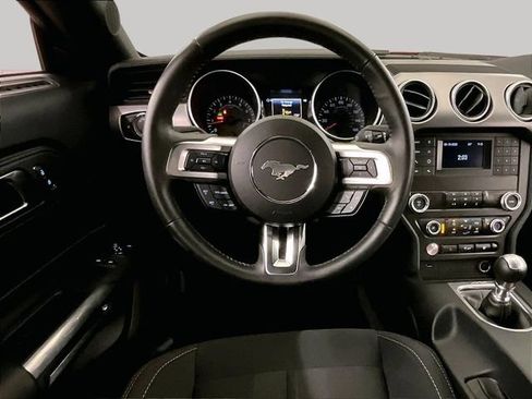 Used 2019 Ford Mustang GT RWD image 5