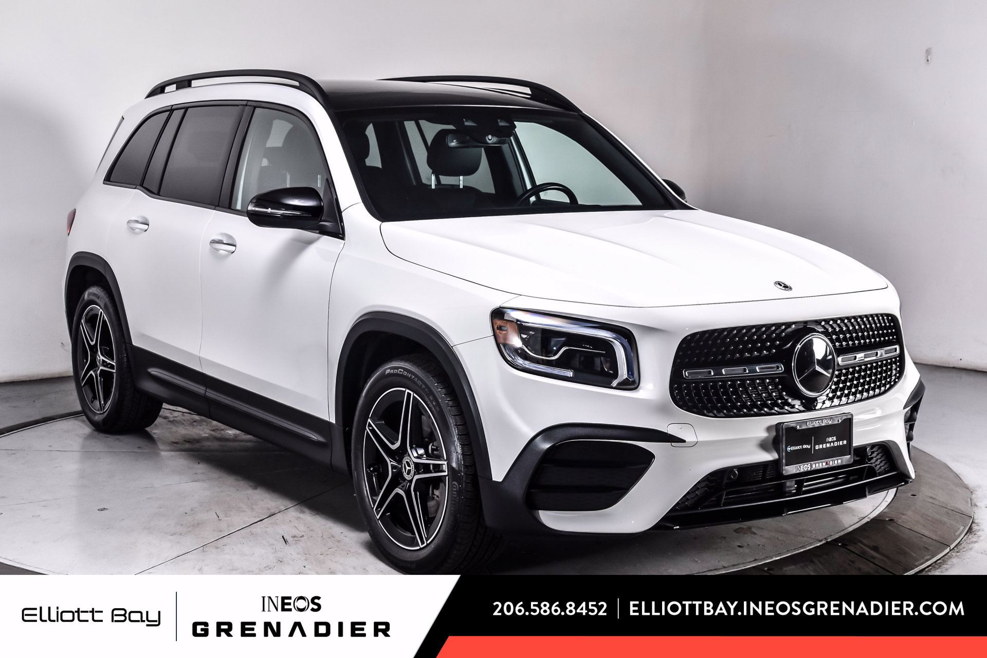 Used 2022 Mercedes-Benz GLB 250 4MATIC w/ AMG Line image 1