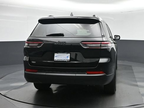 Used 2025 Jeep Grand Cherokee L Altitude AWD/4WD image 6