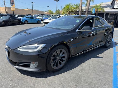 Used 2020 Tesla Model S Long Range Plus image 3