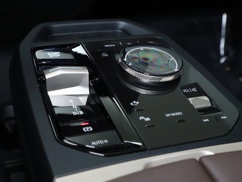 Certified 2025 BMW iX xDrive50 w/ Premium Package image 26