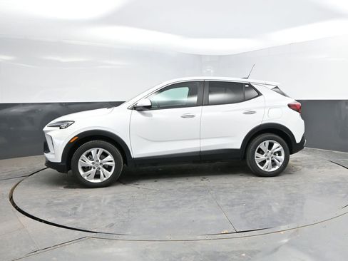 Used 2025 Buick Encore GX Preferred AWD/4WD image 5