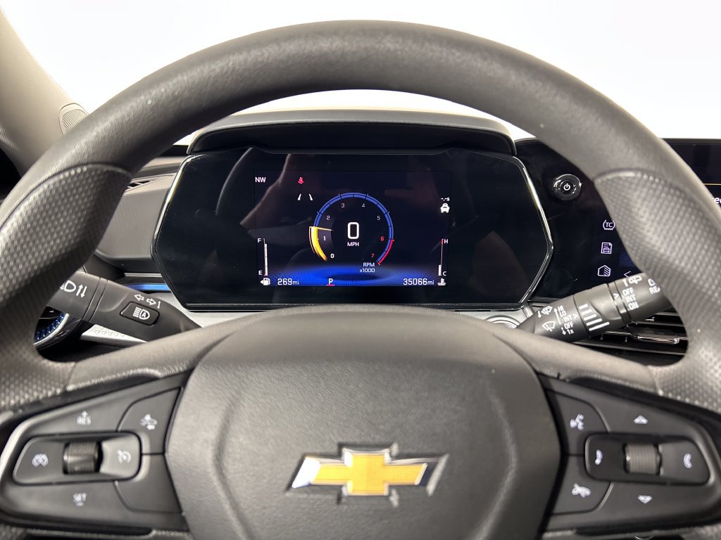 Used 2025 Chevrolet Trax LT FWD image 13