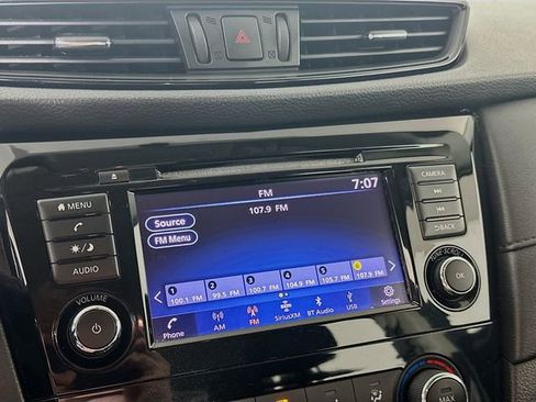 Used 2018 Nissan Rogue S image 15