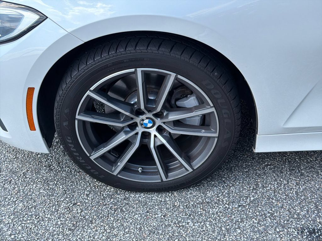 Used 2021 BMW 330i Sedan w/ Convenience Package RWD image 11