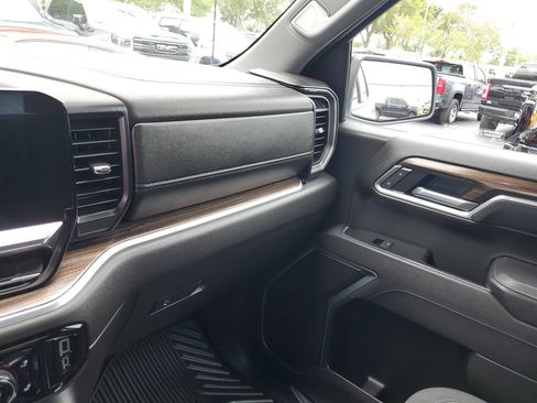 Used 2025 Chevrolet Silverado 1500 RST AWD/4WD image 27