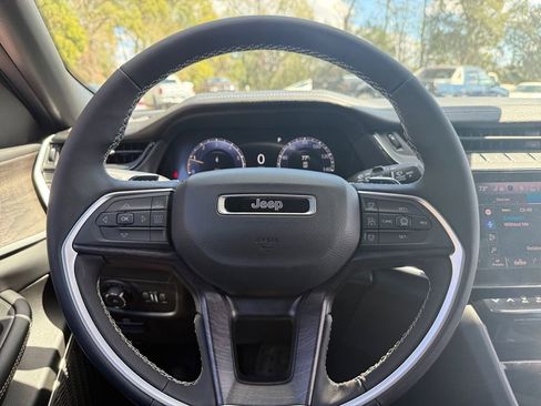 New 2026 Jeep Grand Cherokee L Limited w/ Luxury Tech Group II RWD image 20