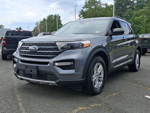 Certified 2023 Ford Explorer XLT w/ Equipment Group 202A AWD/4WD image 4