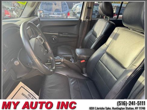 Used 2010 Jeep Commander Sport w/ Sun/Sound Group image 25