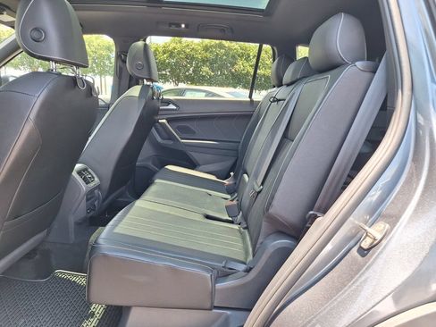 Used 2023 Volkswagen Tiguan SE R-Line FWD image 10