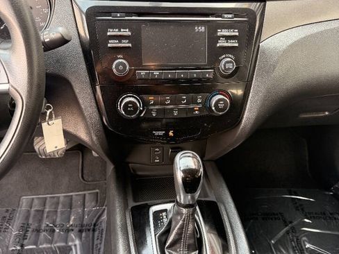 Used 2017 Nissan Rogue Sport S w/ S Appearance Package AWD/4WD image 13
