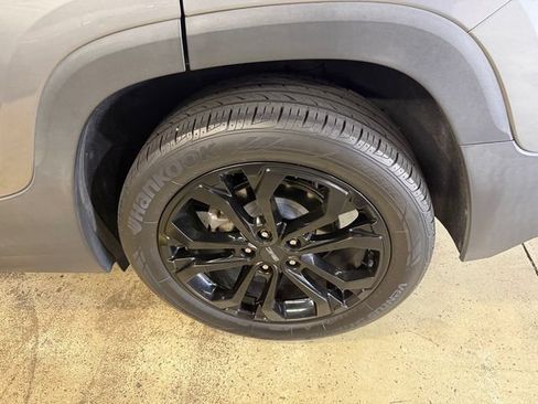 Used 2020 GMC Terrain SLE w/ Driver Convenience Package FWD image 11