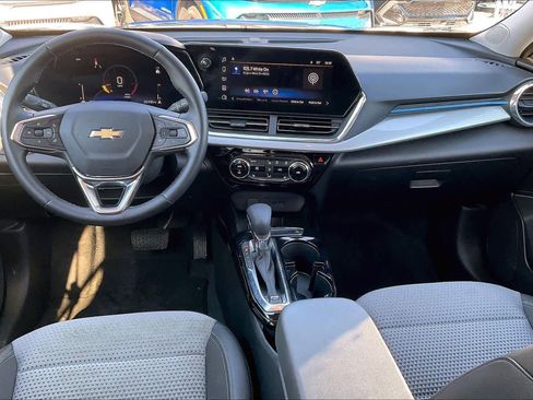 Certified 2025 Chevrolet Trax LT w/ LT Convenience Package image 15