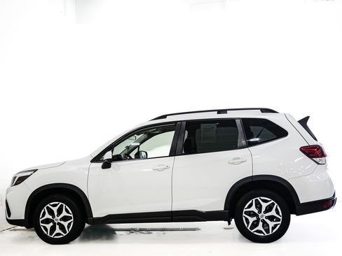 Used 2019 Subaru Forester Premium AWD/4WD image 6