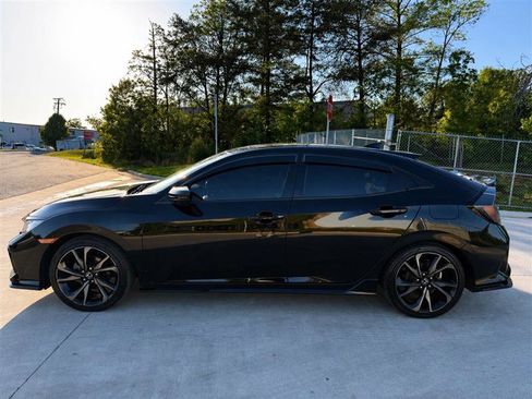 Used 2017 Honda Civic Sport Touring image 2