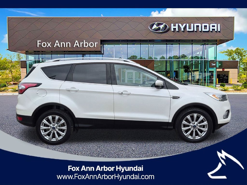 Used 2018 Ford Escape Titanium w/ Ford Safe & Smart Package FWD image 6
