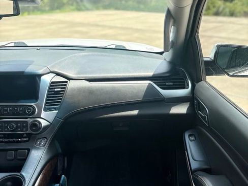 Used 2019 Chevrolet Tahoe LT RWD image 18