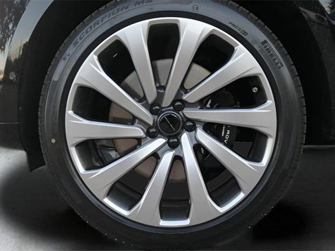 New 2026 Land Rover Range Rover Autobiography image 9