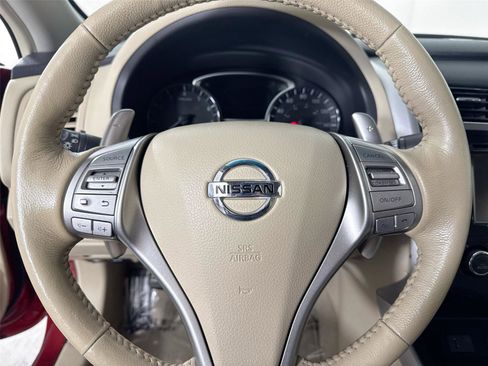 Used 2013 Nissan Altima 3.5 SL w/ Technology Pkg image 16