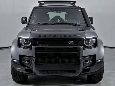 Used 2022 Land Rover Defender 110 V8 image 4