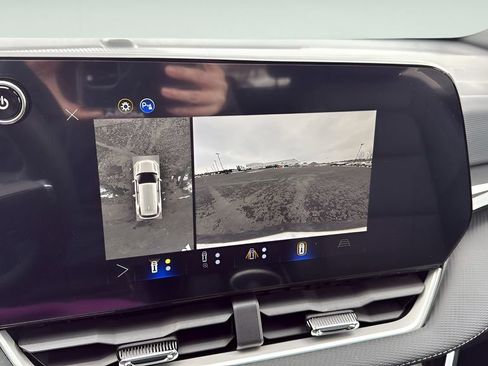 New 2026 Chevrolet Equinox LT w/ Convenience Package II FWD image 31