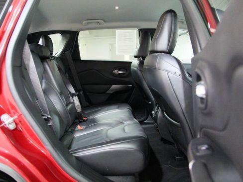 Used 2019 Jeep Cherokee Limited AWD/4WD image 24