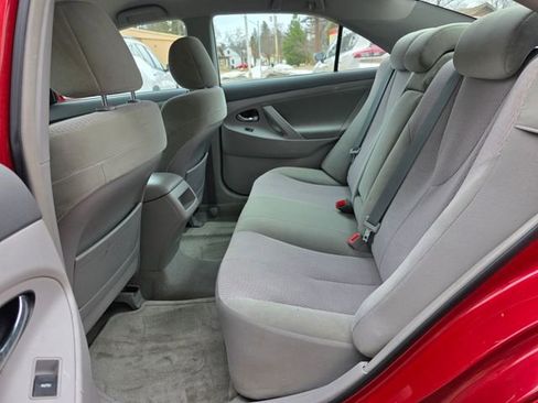 Used 2010 Toyota Camry LE image 13