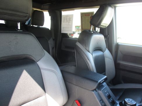 Used 2023 Ford Bronco Big Bend w/ Sasquatch Package AWD/4WD image 42