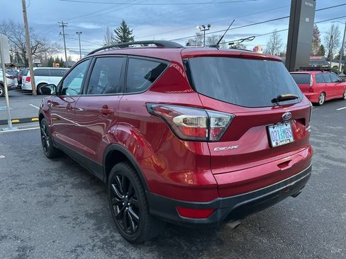 Used 2017 Ford Escape Titanium image 7