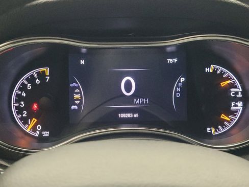 Used 2019 Jeep Grand Cherokee Laredo RWD image 23