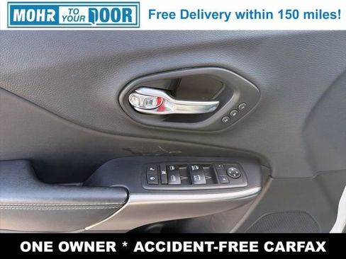 Used 2019 Jeep Cherokee Limited image 11