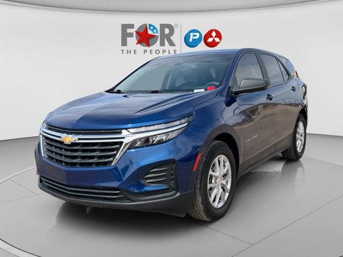 Used 2022 Chevrolet Equinox LS w/ LS Convenience Package FWD image 1