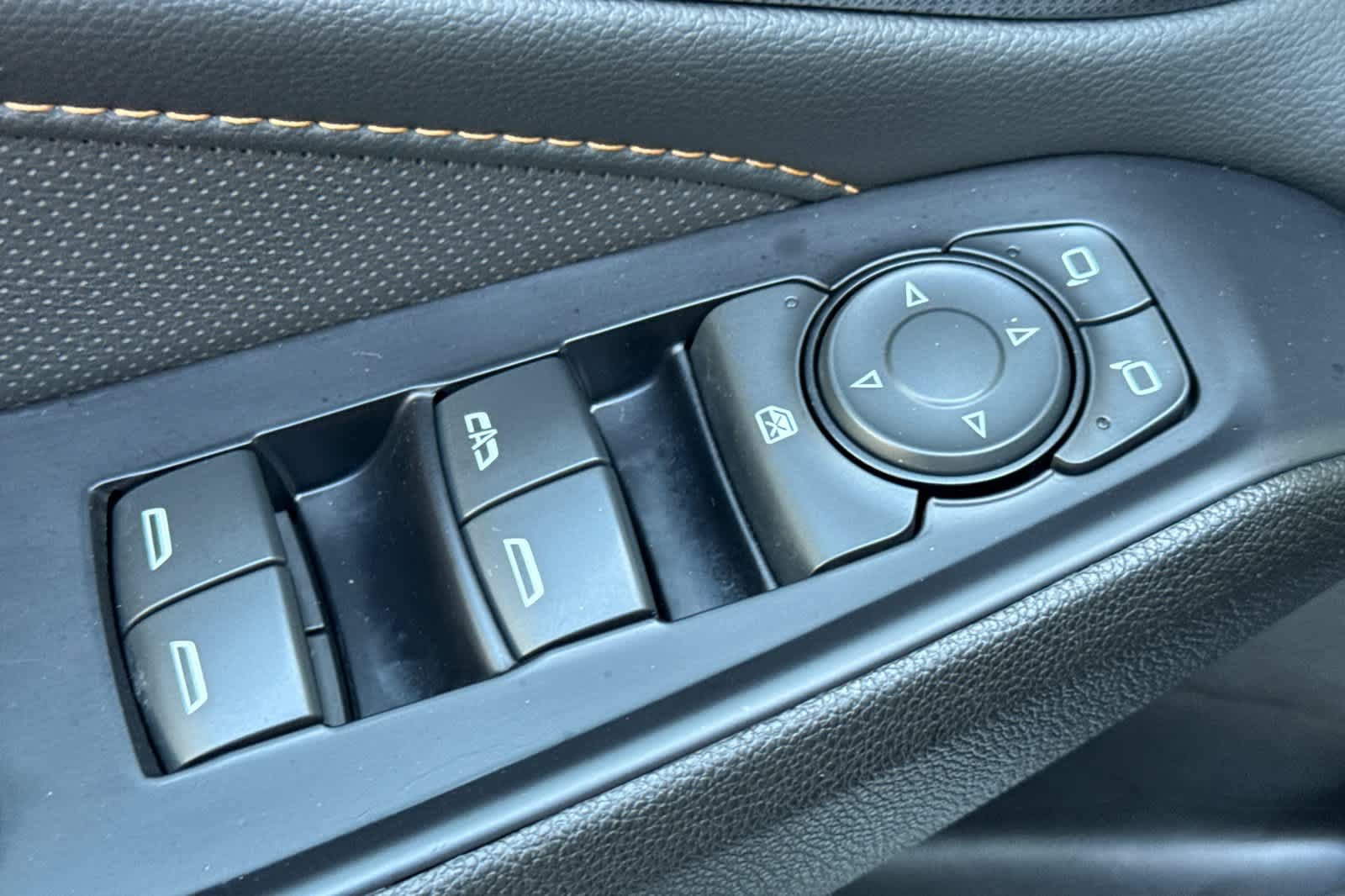 Used 2021 Chevrolet Traverse Premier w/ Redline Edition FWD image 13
