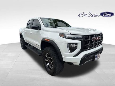 Used 2025 GMC Canyon AT4 w/ AT4X Package image 3