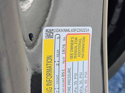 Used 2023 GMC Acadia SLT image 25