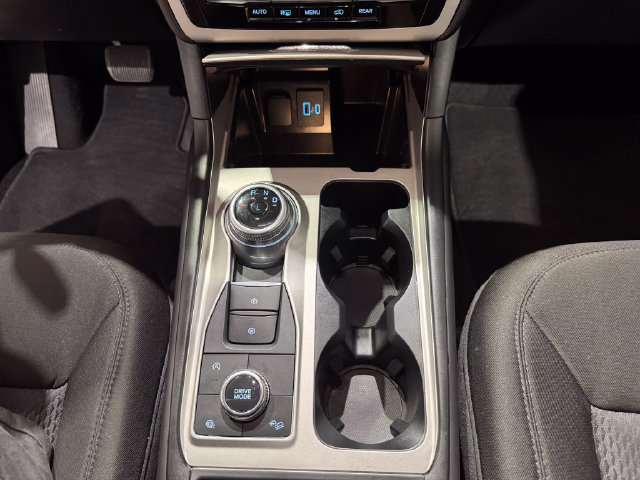 Used 2024 Ford Explorer XLT AWD/4WD image 14