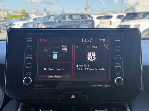 Used 2022 Toyota Venza LE image 23