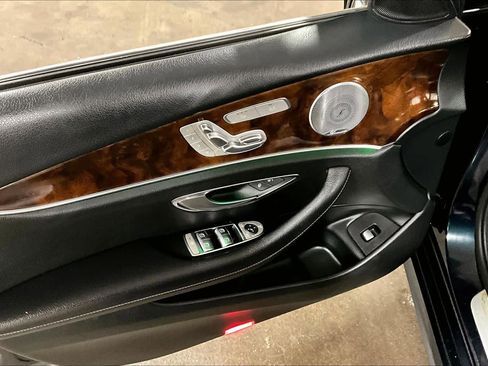 Used 2017 Mercedes-Benz E 300 4MATIC image 36