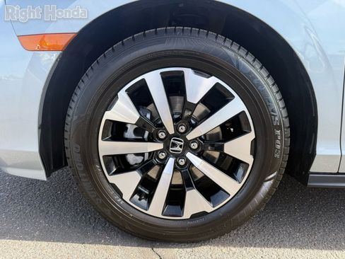 Certified 2025 Honda Odyssey EX-L image 10