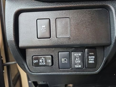 Used 2020 Toyota Tacoma TRD Sport AWD/4WD image 27