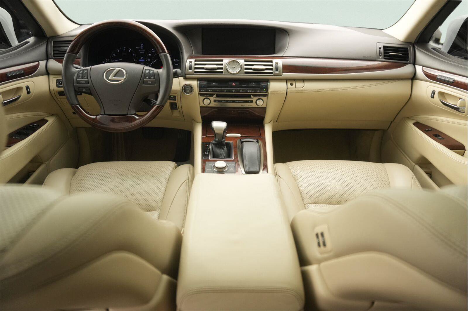Used 2014 Lexus LS 460 w/ Comfort Package RWD image 21