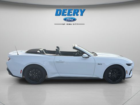 Used 2025 Ford Mustang GT Premium RWD image 18